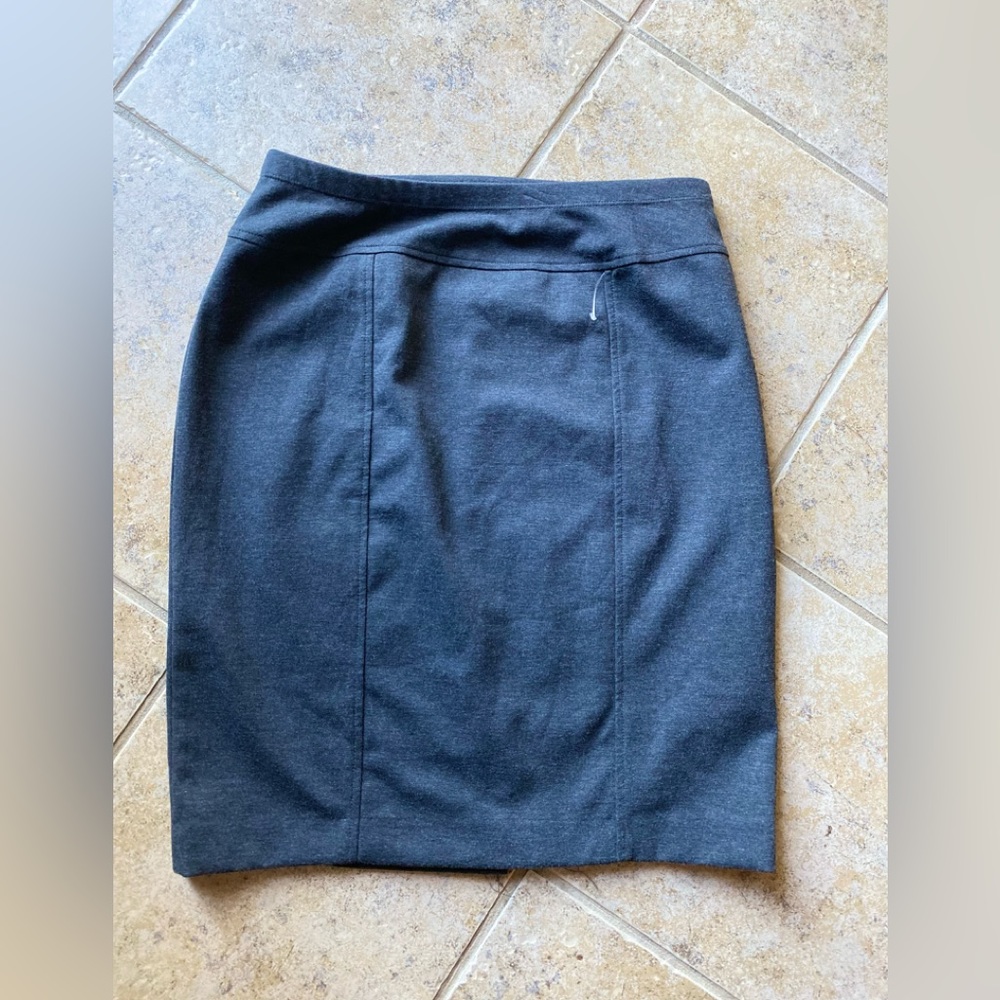 NWOT Ellen Tracy - Woman’s charcoal color pencil midi skirt, Size: M